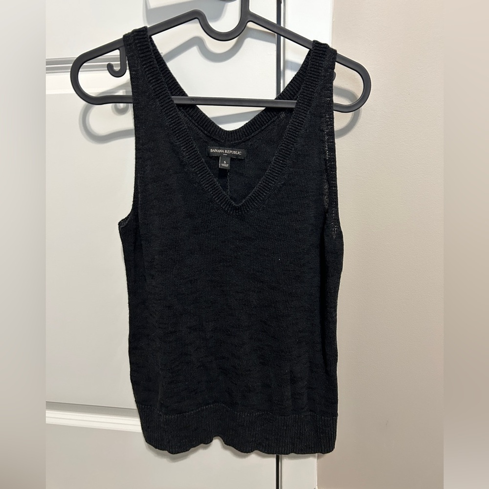 Banana Republic Black Sleeveless Knit Top